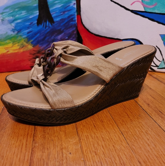Nine West, Wedge heels, Size: 10 1/2, Color: Tan & Gold - Picture 3 of 7